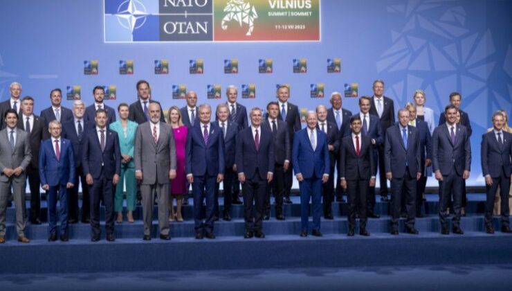 Liderler zirvede ‘aile fotoğrafı’ verdi