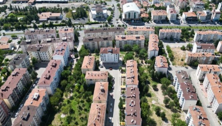 Nevşehir Belediyesi parkları yeniliyor
