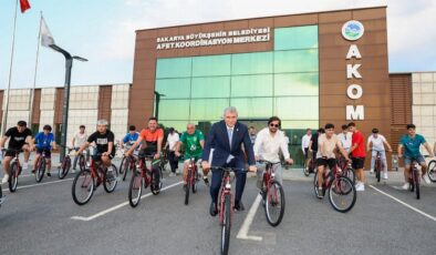 Sakarya’da genç sporcularına bisiklet ödülü