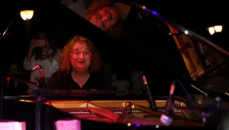 Tuluyhan Uğurlu’dan unutulmaz konser