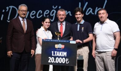 Kocaeli’de münazarada ödüller sahiplerini buldu